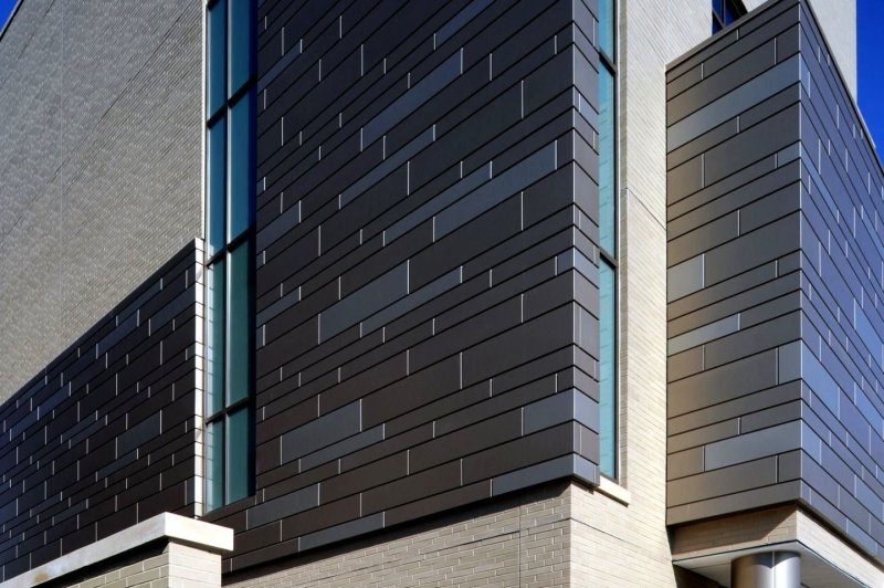 Hinged ventilated facade