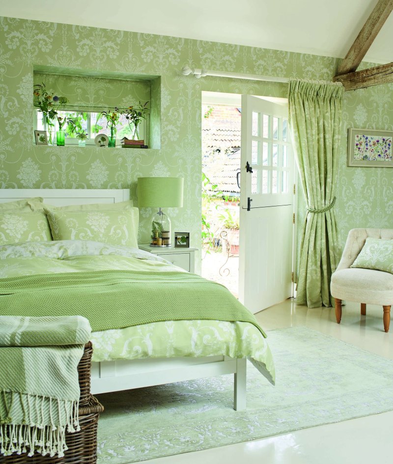 Pistachio color in the interior of the bedroom