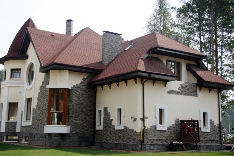 Soft roof on the facade