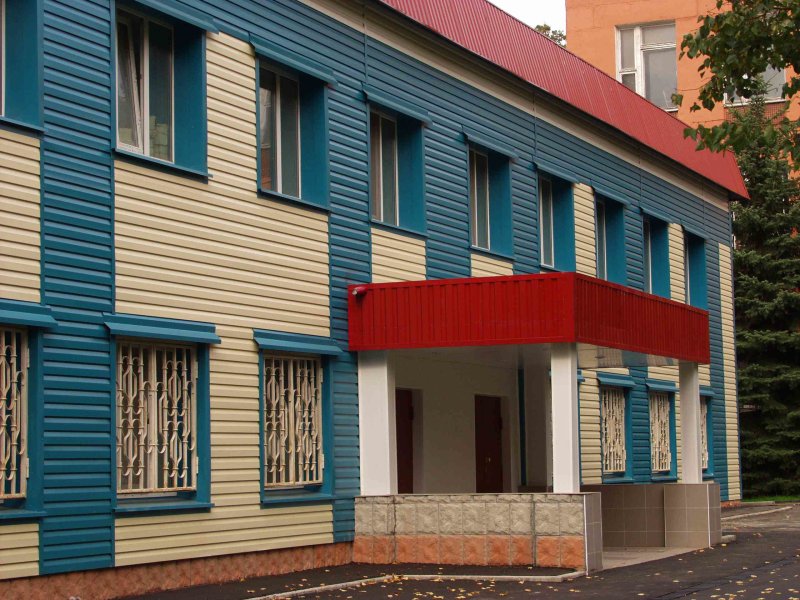 Corrugated board for the facade