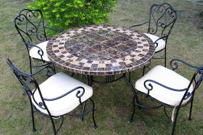 Forged table for giving