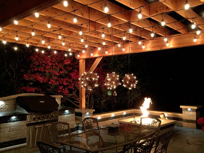 Street garlands for patio