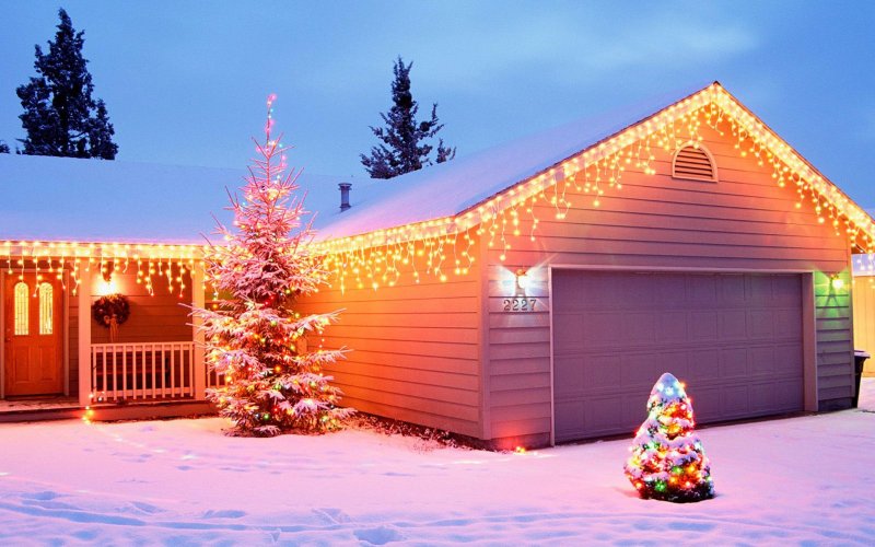 Decoration of houses with garlands