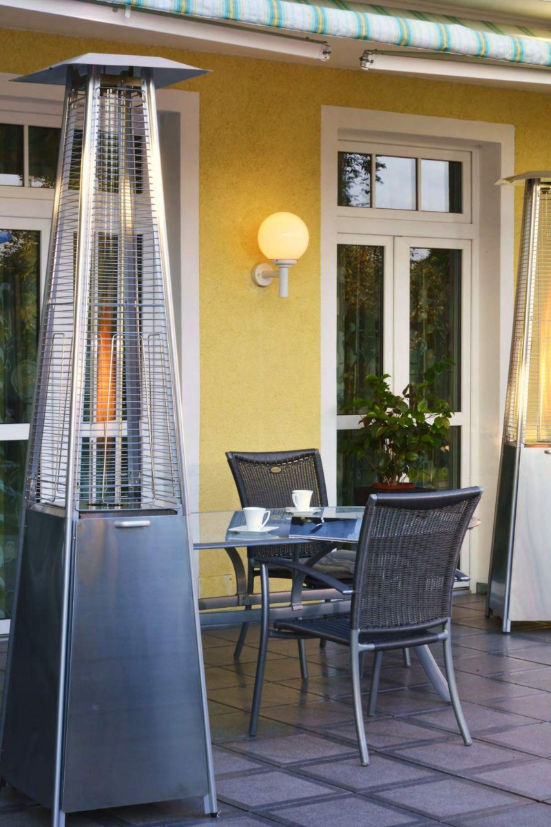 Gas street heater for terrace