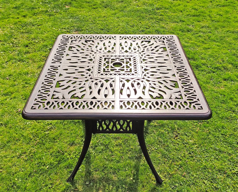 Garden metal table