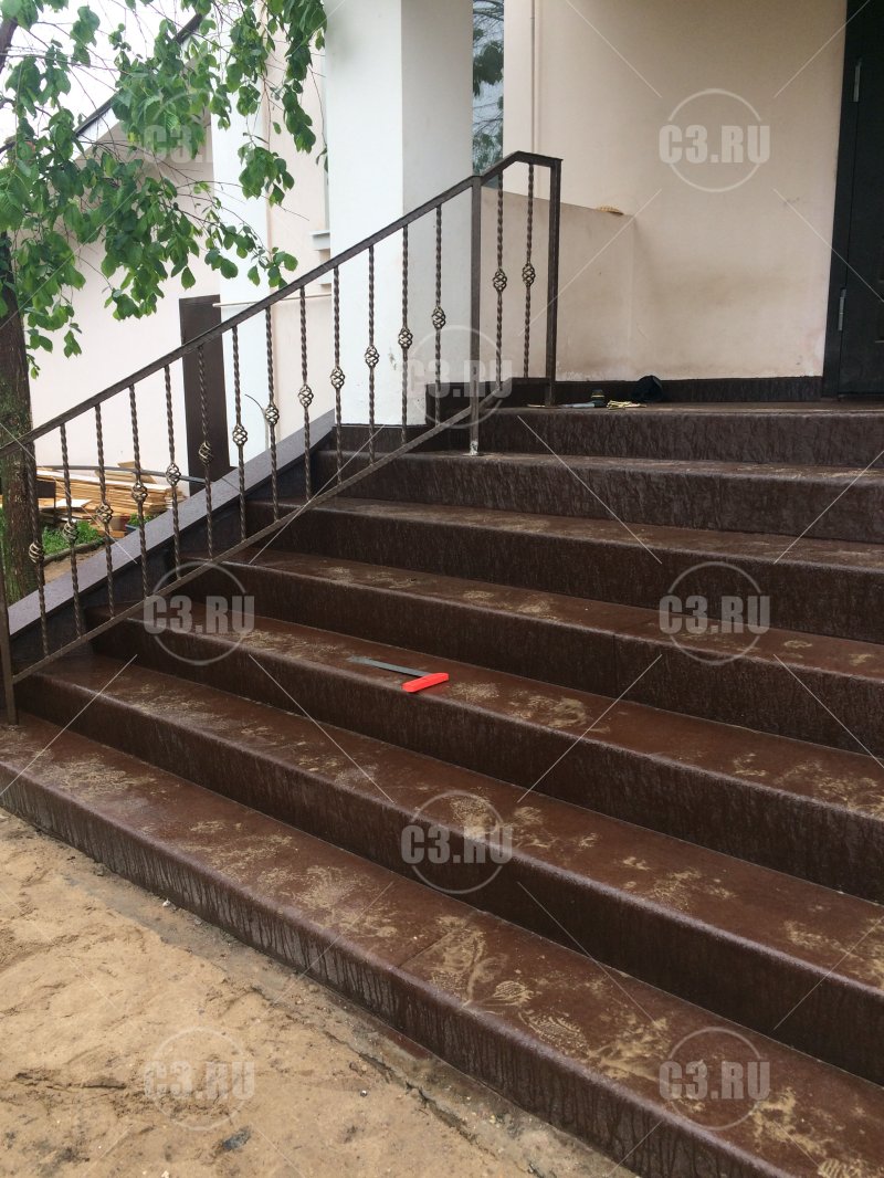 Porcelain stoneware for street steps