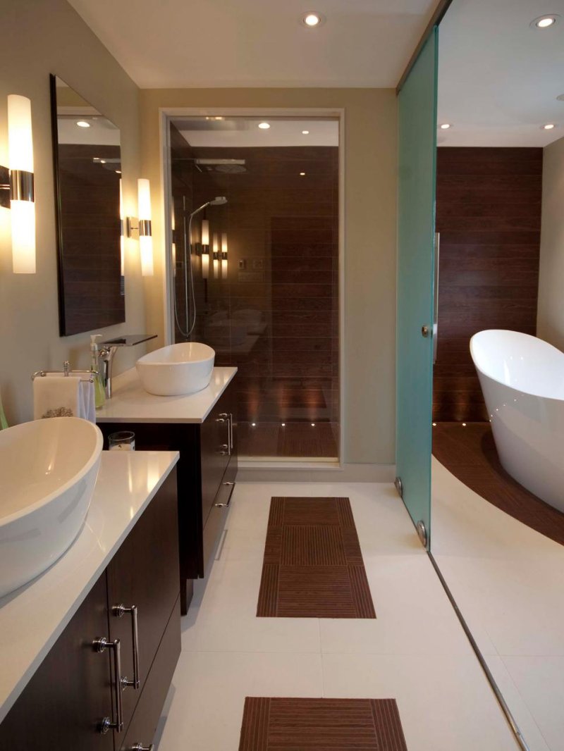 Narrow bathroom design