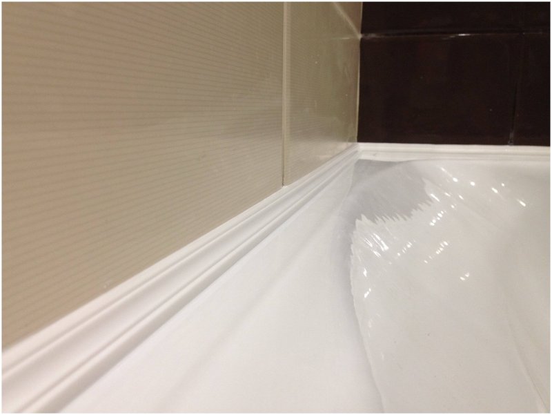 Acrylic skirting boards for the bathroom