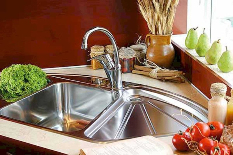 Corner sink for the kitchen