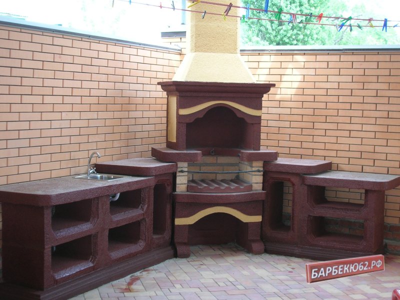 Barbecue stove with a cauldron