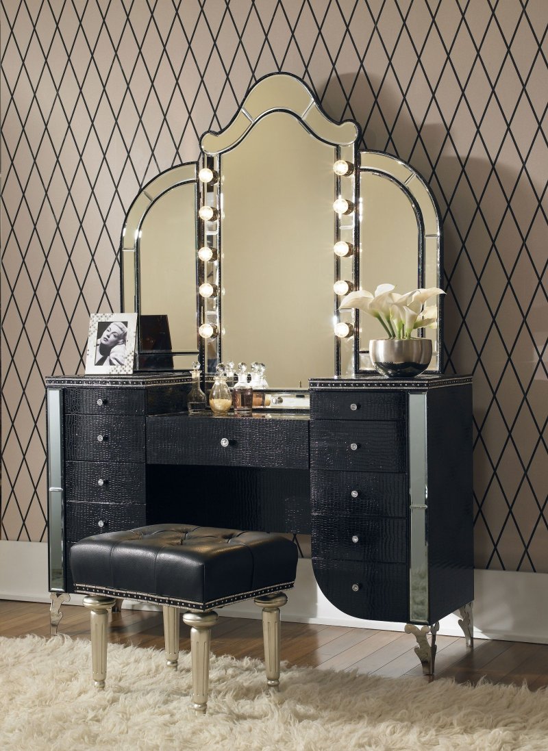 Dressing table