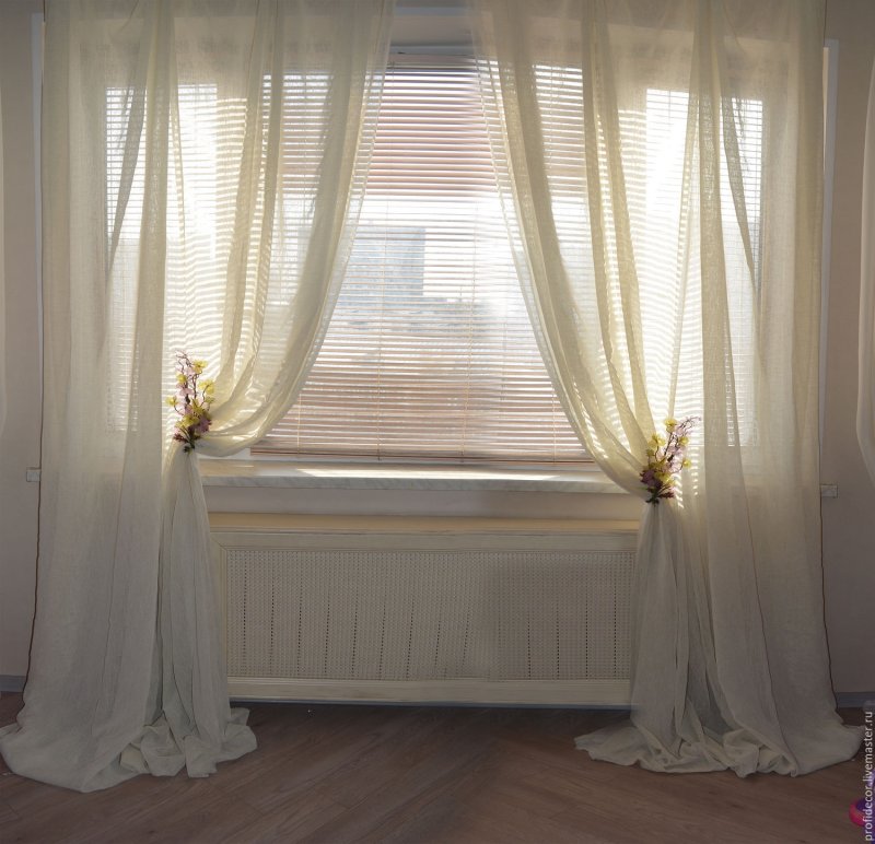 Curtains with pickups