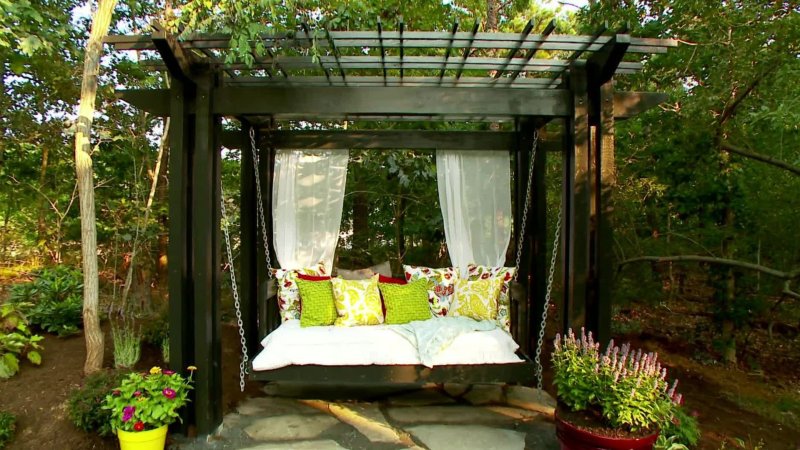 Garden swing gazebo