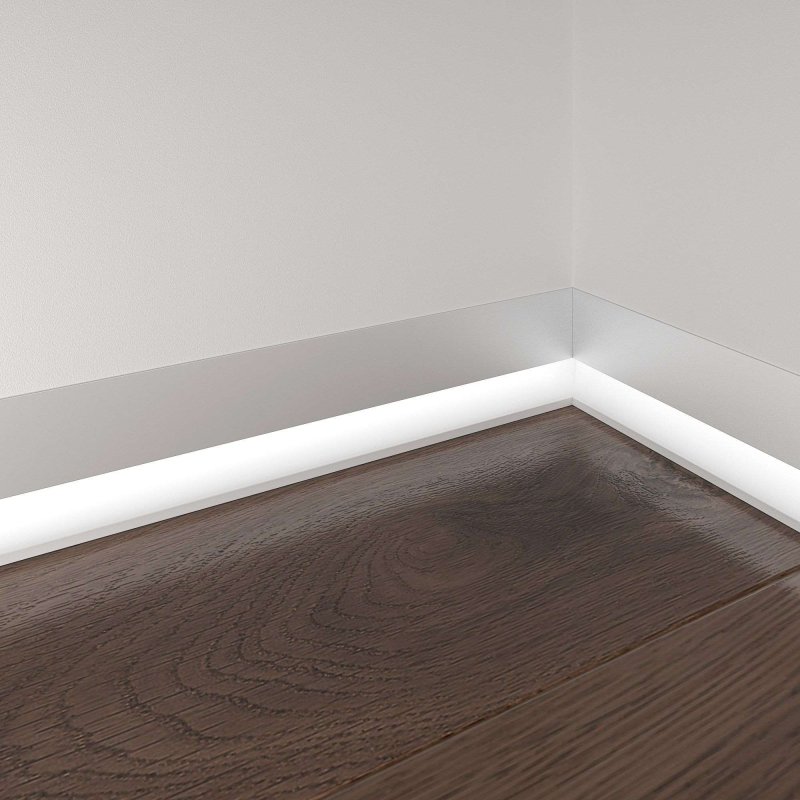 Skirting board in the interior