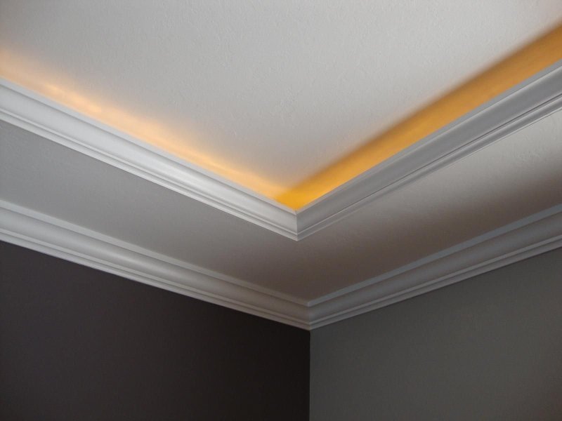 Ceiling baseboard