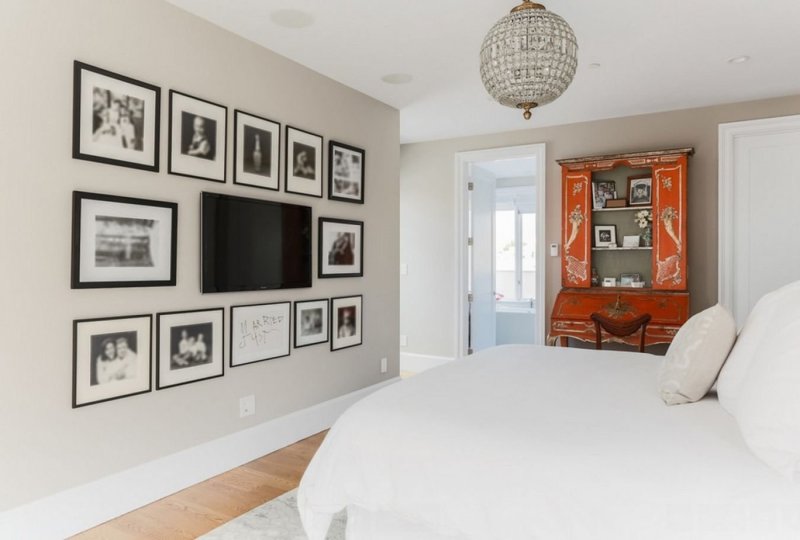 Photo frames in the interior of the bedroom