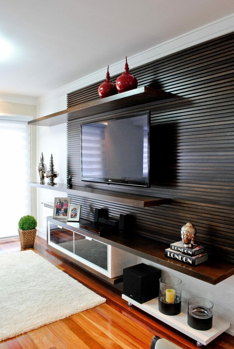 Wall design with TV