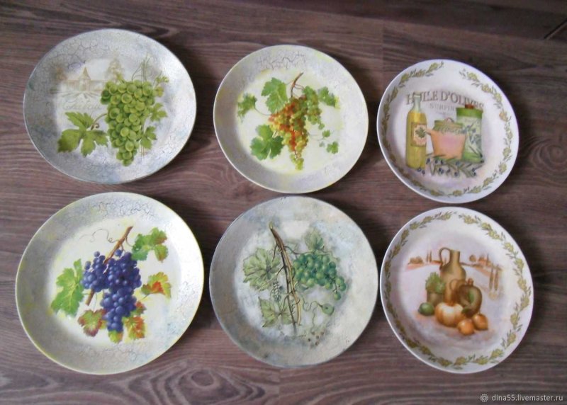 Decorative plates in the style of Provence