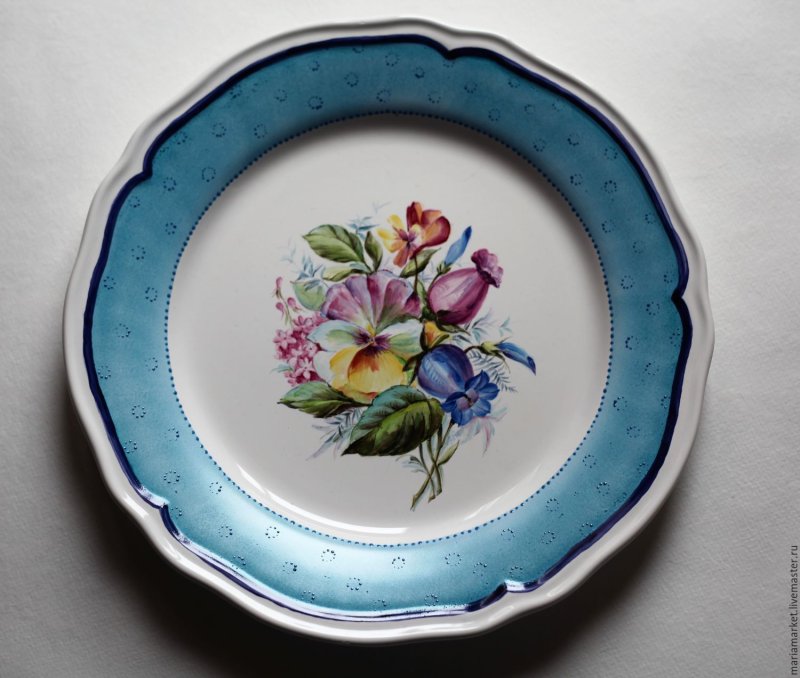 Porcelain plates