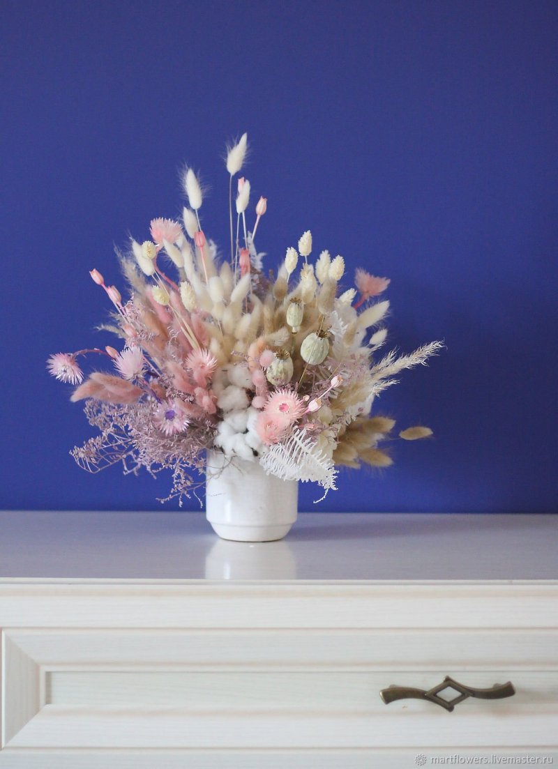 Bouquet of dried flowers