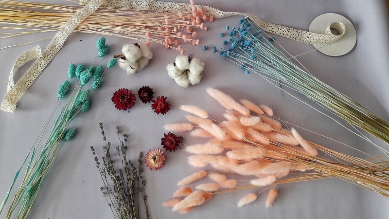 Bouquets of dried flowers