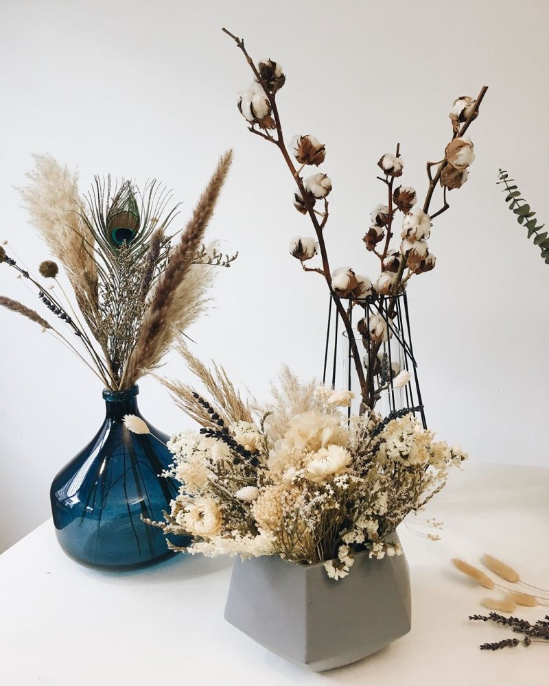 Dry -flower compositions for interior