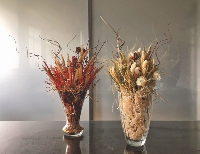 Dry -flower compositions for interior