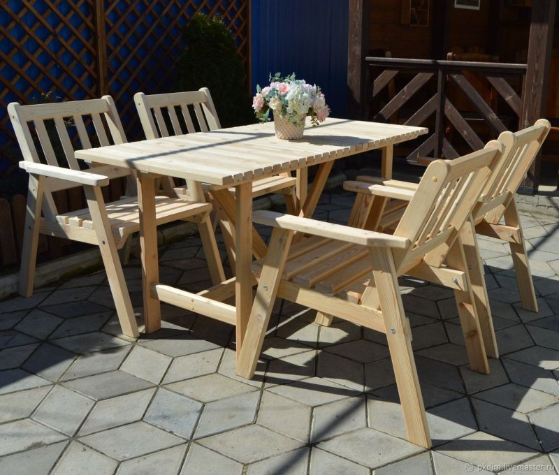 Table and chairs for the gazebo