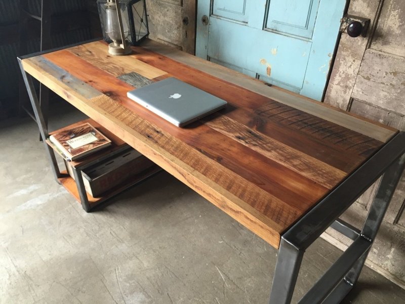 Table Commerce Industrial Loft