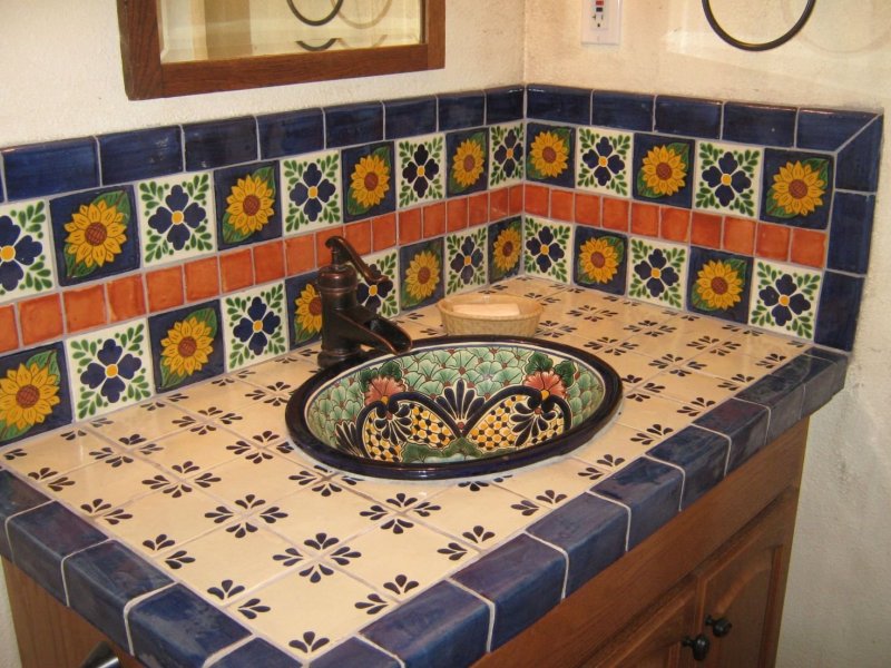 Tile tile