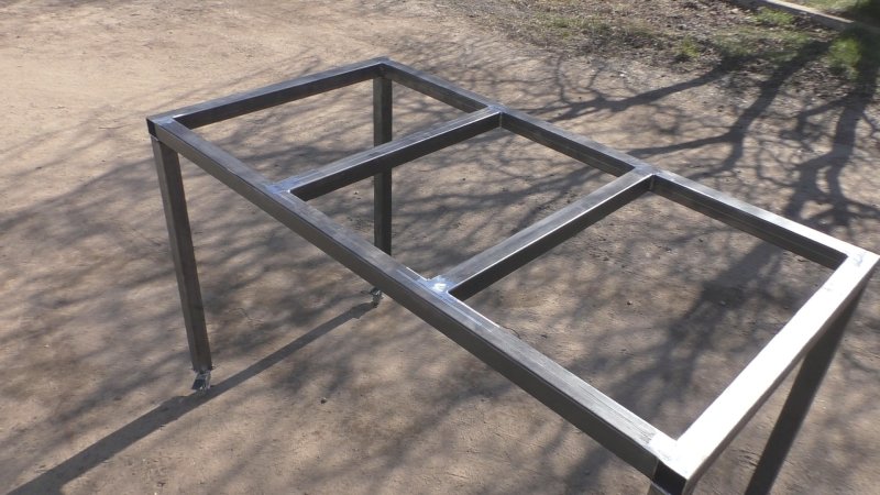 Metal frame for the table