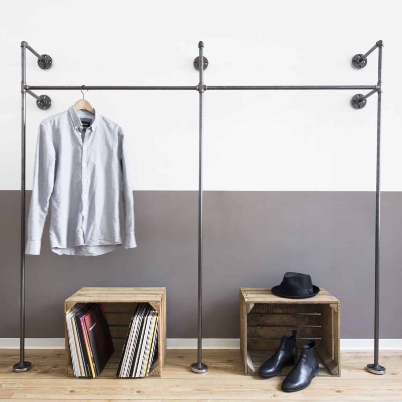 Loft style hanger