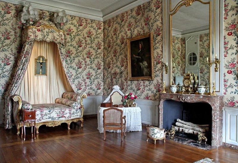 Rococo style in the interior