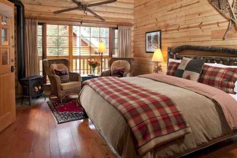 Chalet -style bedroom