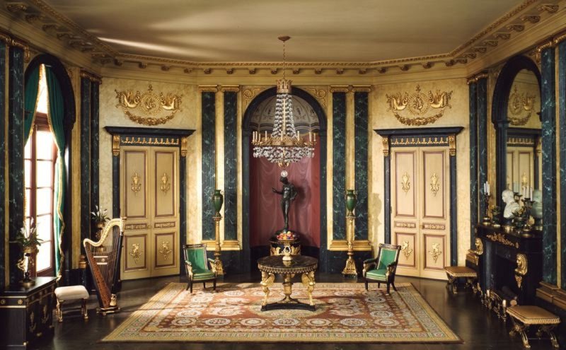 Empire style in the interior