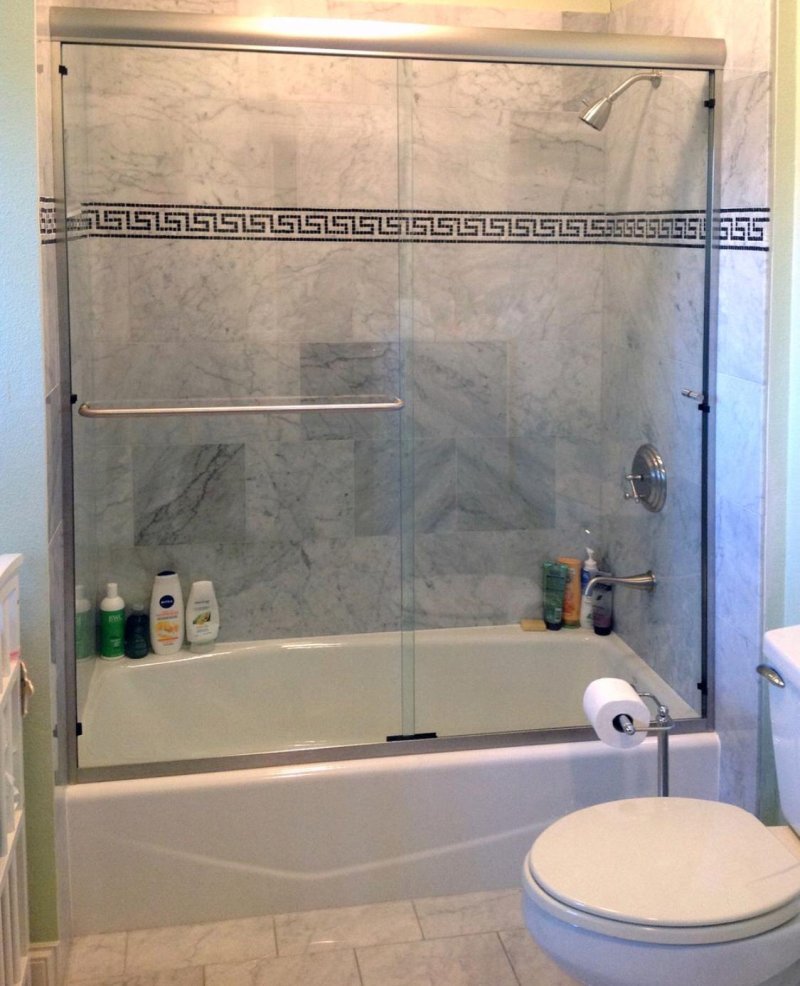 Glass partition on the bathroom