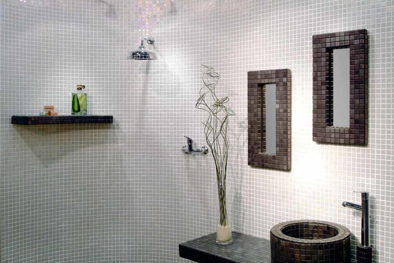 Mosaic in the interior of the bathroom