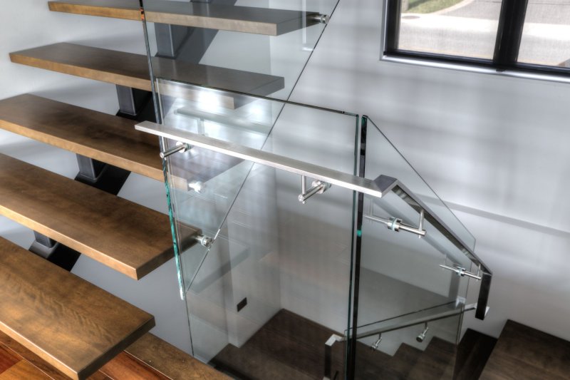 Glass railing for stairs