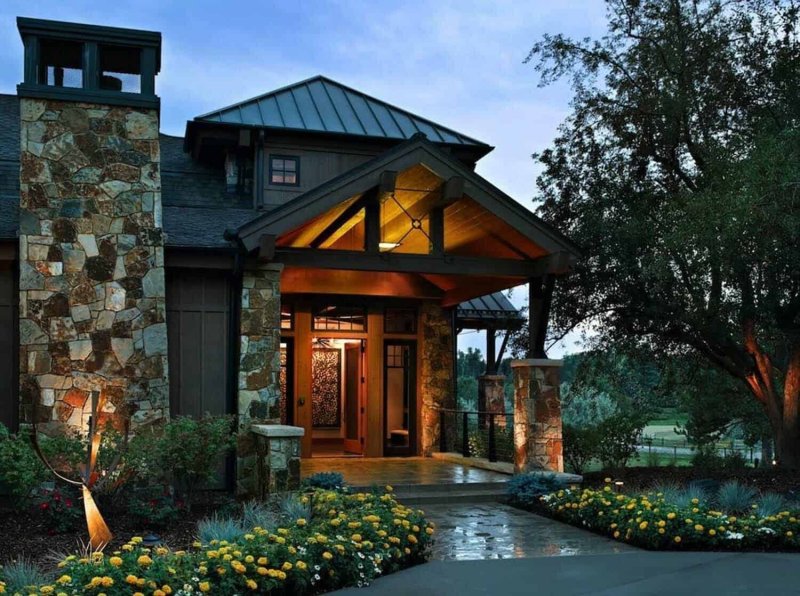 Rustic style exterior