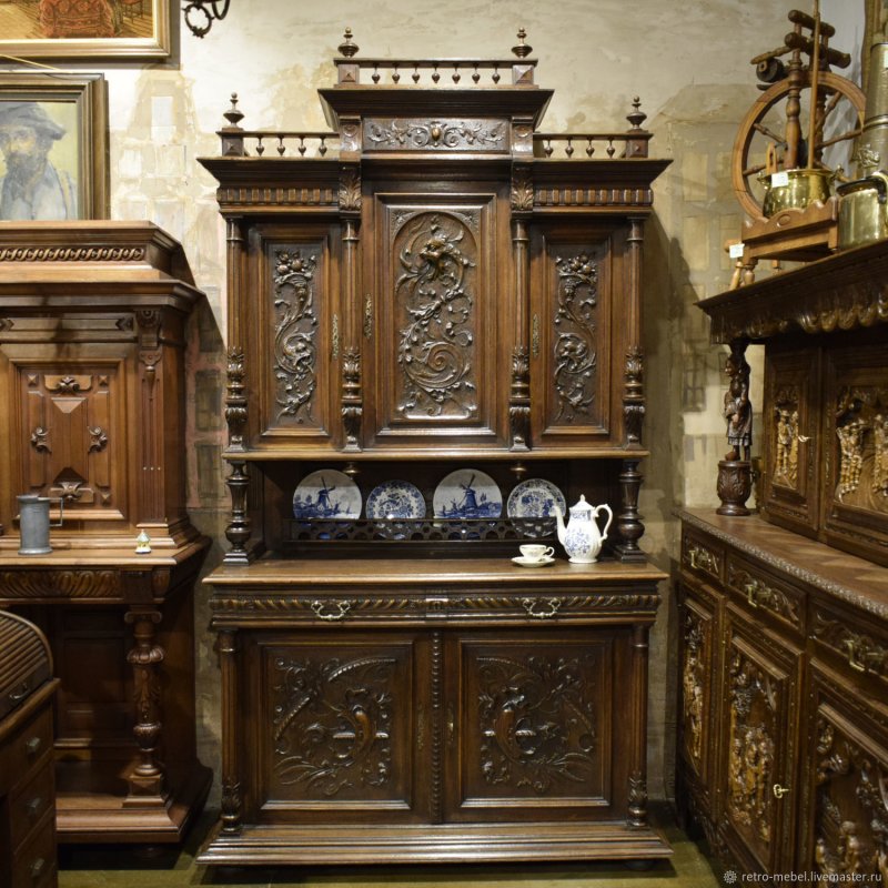 Antique buffet Renaissance