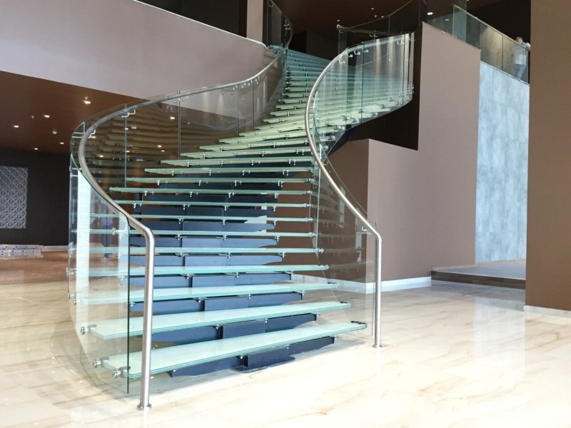 Glass screw staircase