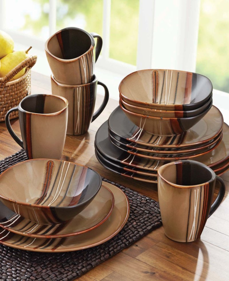 Home & Style Stoneware dishes