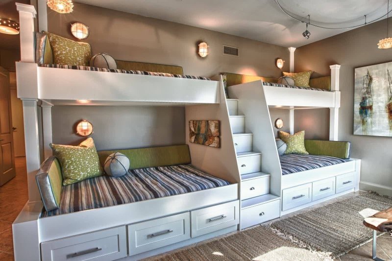 Children's for two heterogeneous ones with a bunk bed 20 sq.m