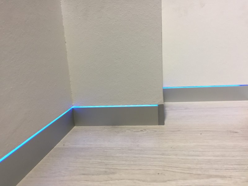 Aluminum skirting board with backlight