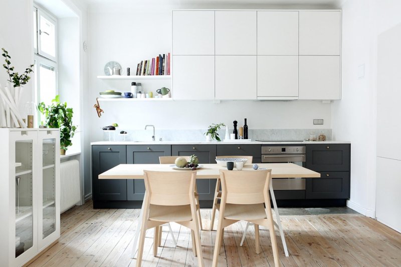 White kitchen Ikea Scande Style