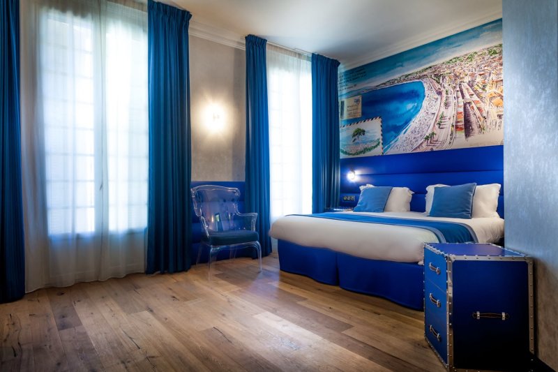 Bedroom design in blue