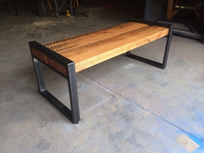 Loft -style bench from a profile pipe