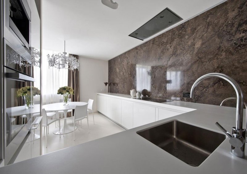 Marble in the interior of the kitchen