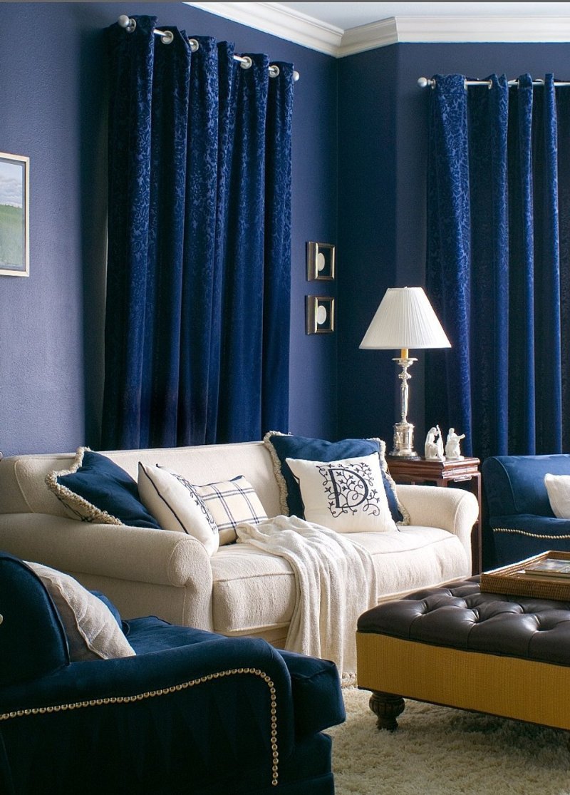 Blue curtains in the interior