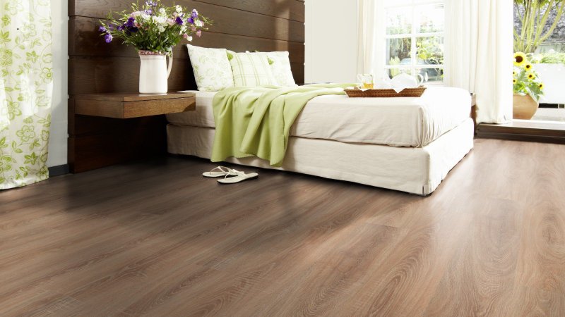 Laminate Oak color